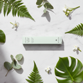 Mascara – flat lay med botaniska element