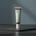 Foundation with Peptides 50 Deep Cool – lifestyle